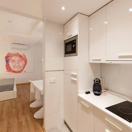 Ele San Justo Plaza *